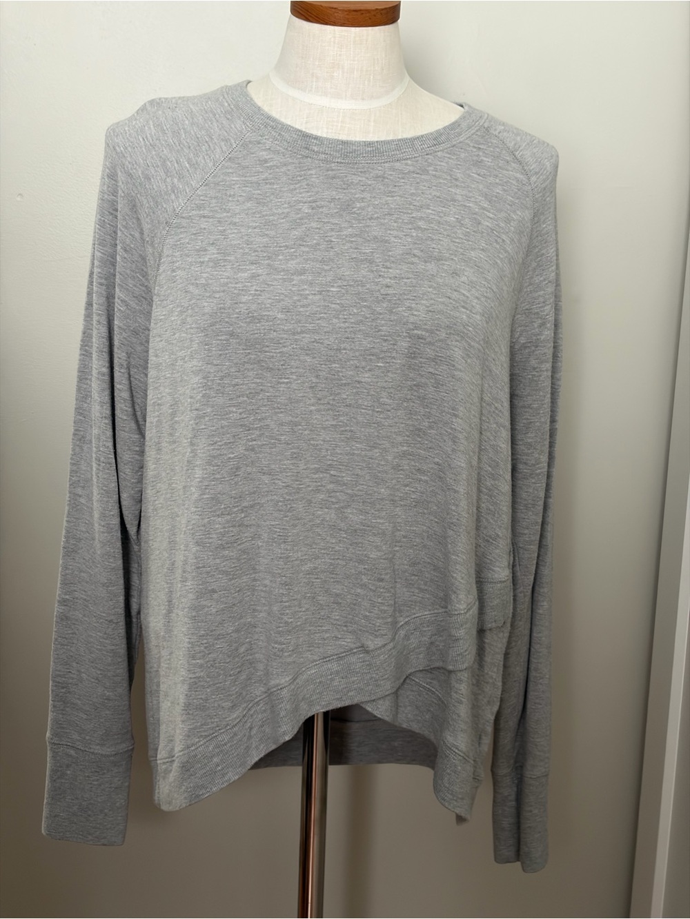 Vintage Athleta Light Gray Women's Lightweight Crewneck